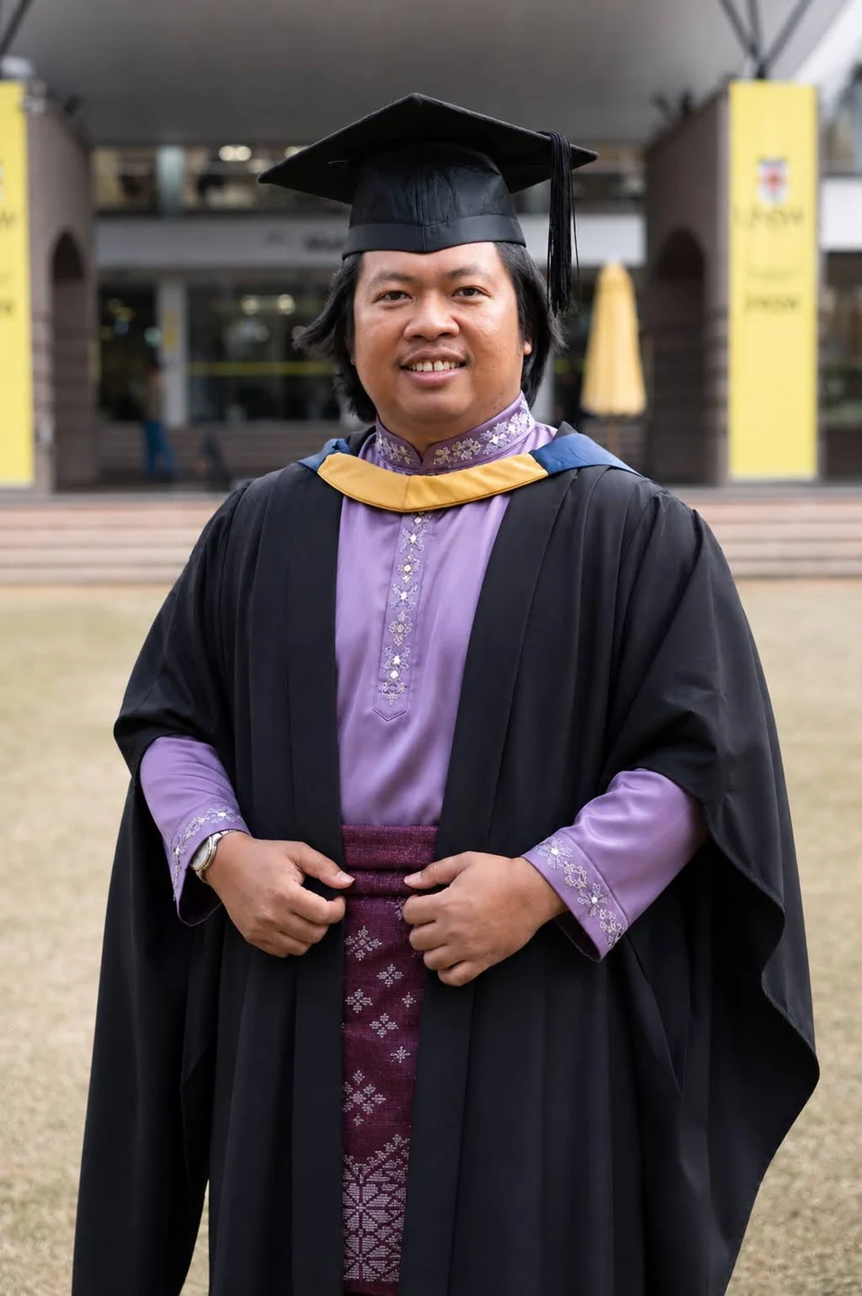Hari untuk tersenyum lebih lebar