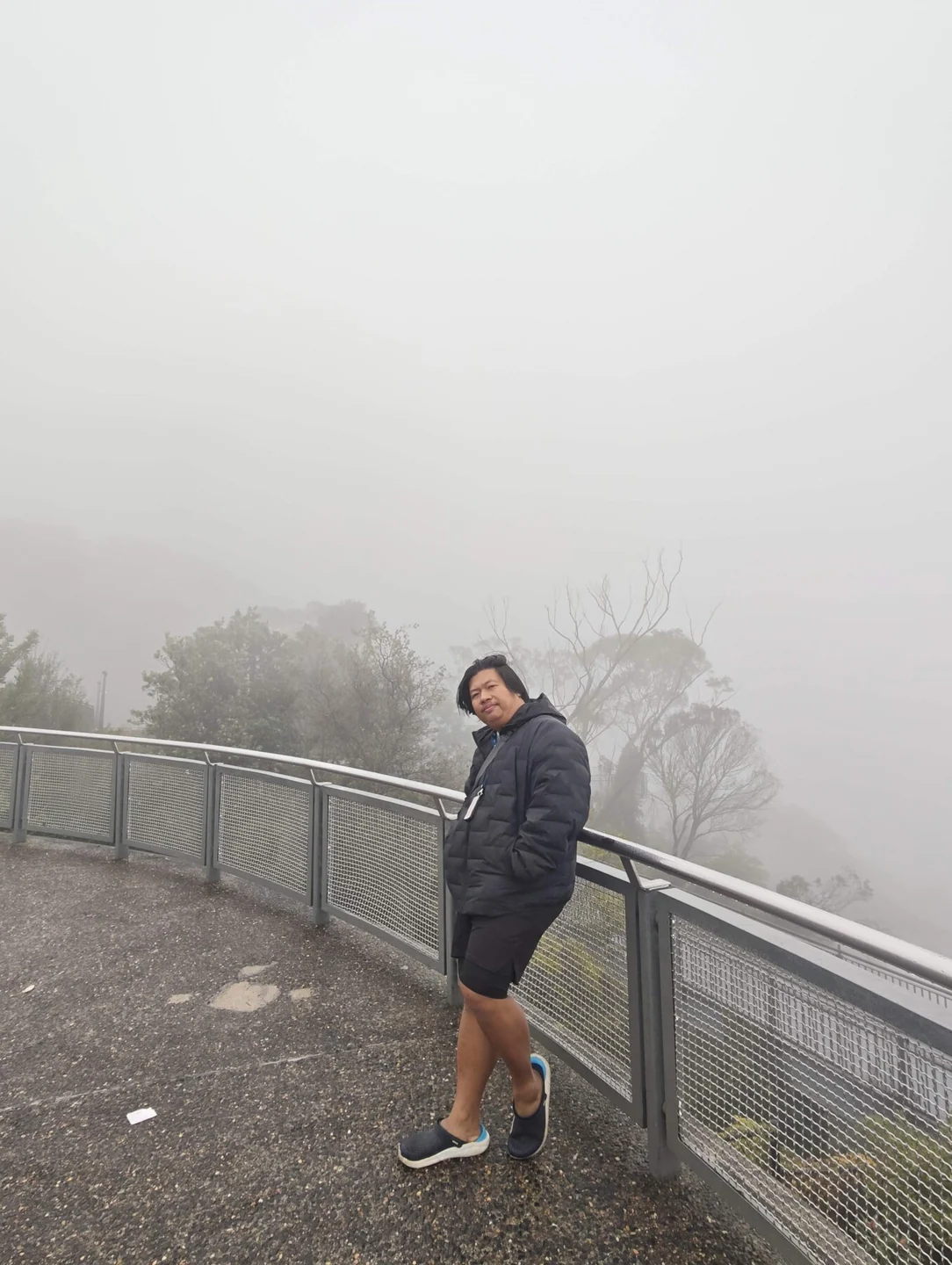Blue Mountains, awan, dan suasana sendu