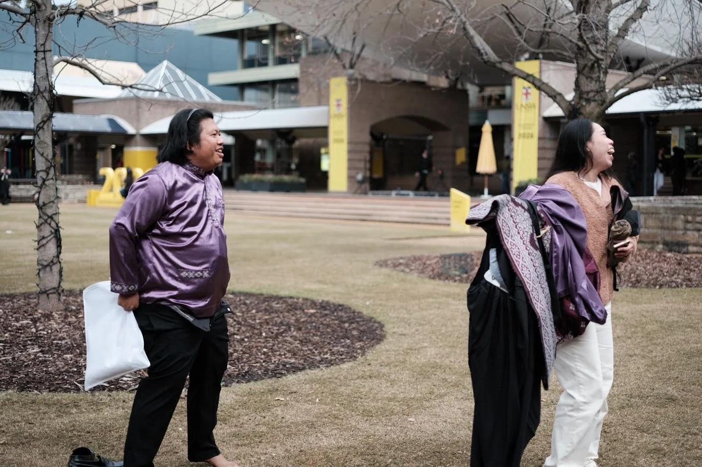 Di balik foto rapi, ada Hanisah