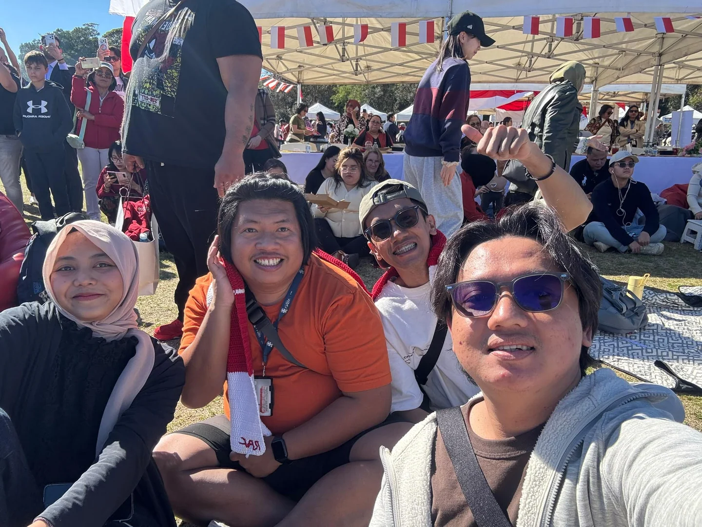Teman baru, terasa seperti keluarga