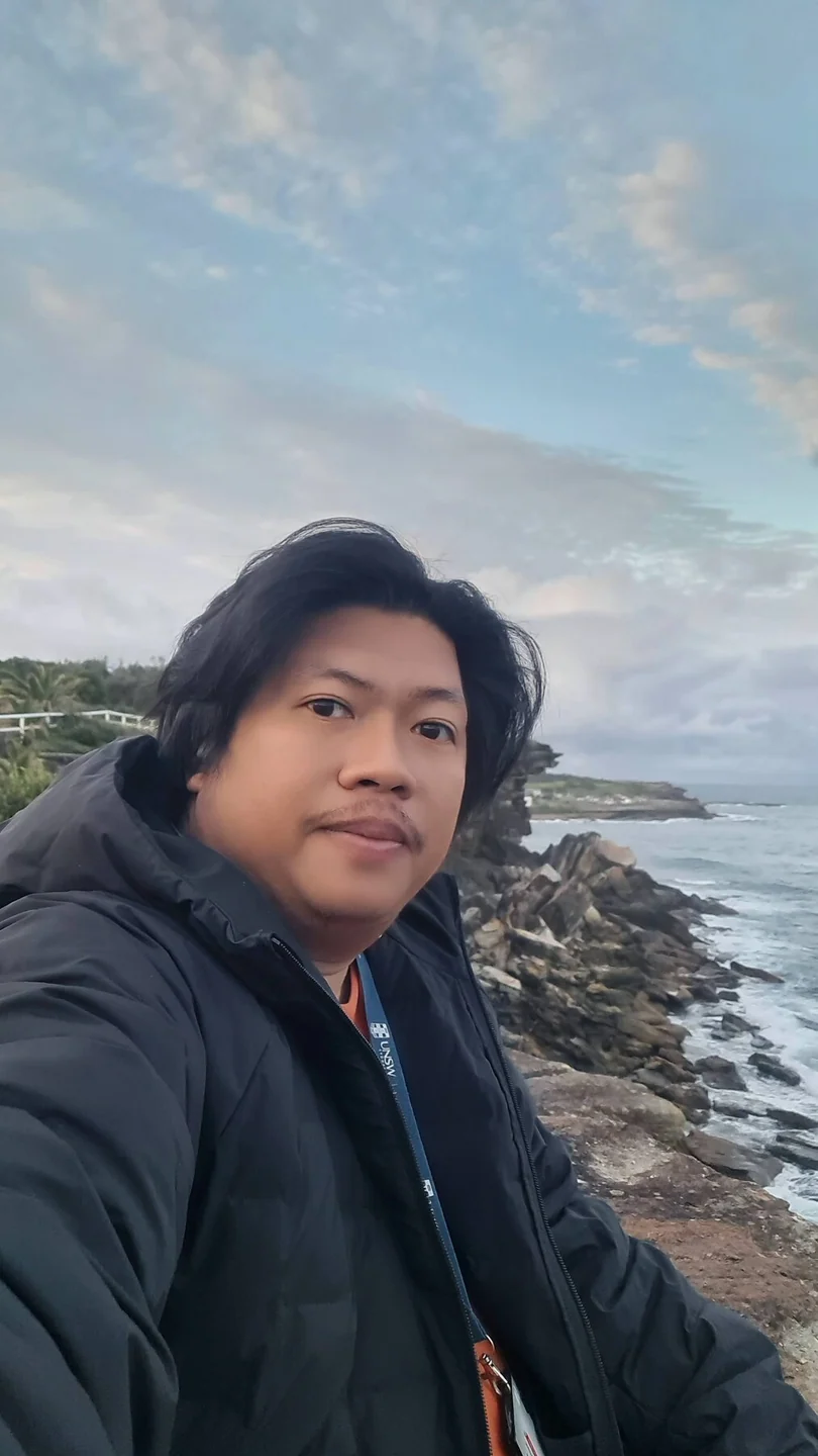 Dekat Maroubra, menghadap laut