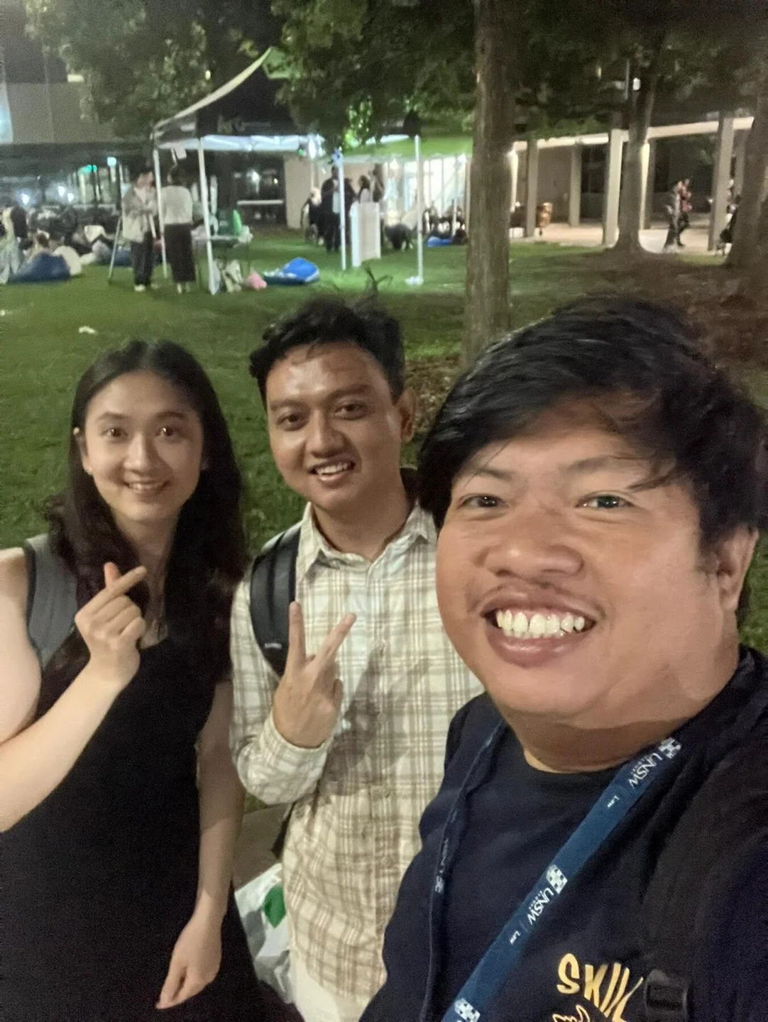 Bersama teman sekelas · 3
